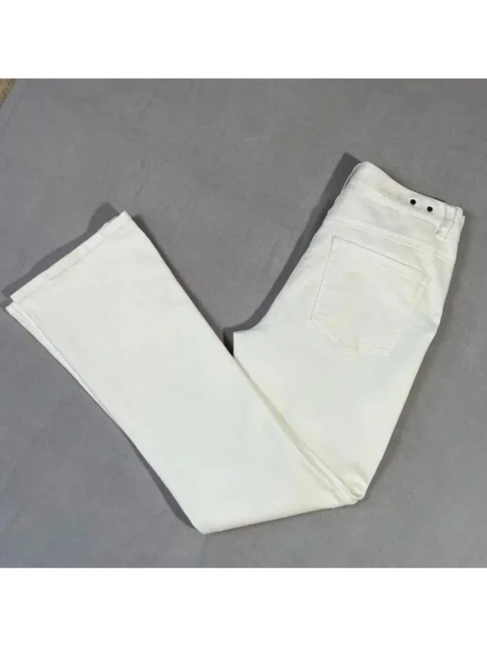 CAbi 5th Avenue Jean White High Rise Stretch Flare Size 10 Style 6285L - Picture 4 of 16